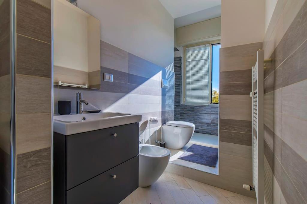 Appartement Charmy & Cozy Panoramic Flat 50m From M4 Stop Milaan